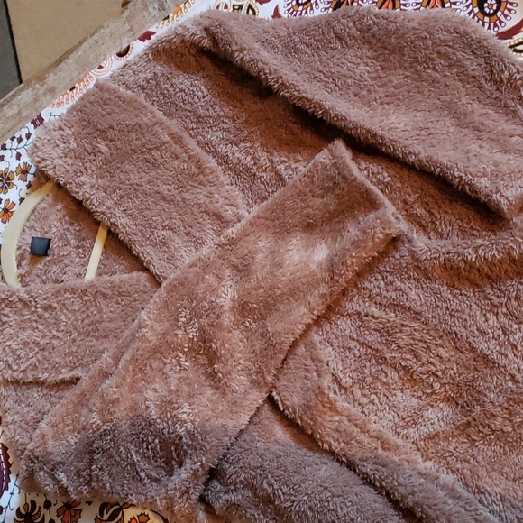 SHEIN Camel Color Long Sherpa Teddy Coat. Oversized SZ.SM. NEW.  P2P-22" - Picture 9 of 10